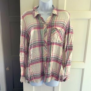 GAP Women’s Flannel Plaid button up shirt Size L